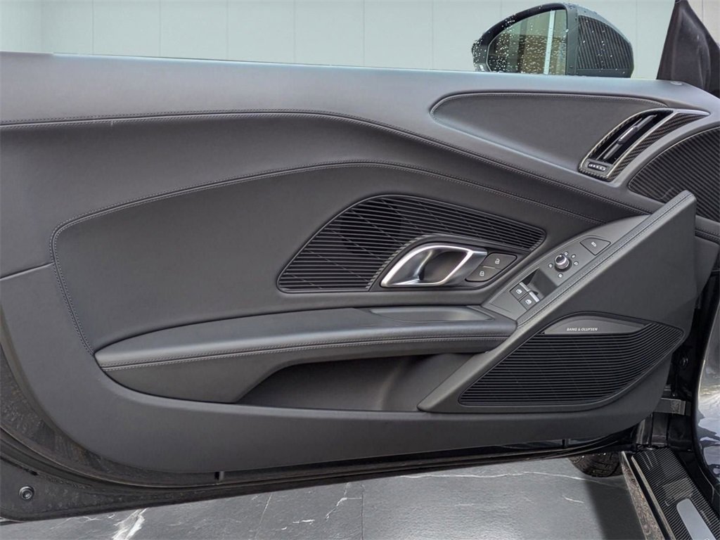 Used 2018 Audi R8 V10 plus image 17