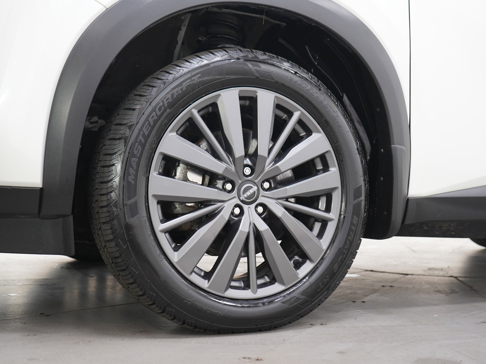 Used 2023 Nissan Pathfinder SL AWD/4WD image 27