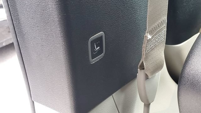 Used 2024 Chrysler Pacifica Touring-L FWD image 23