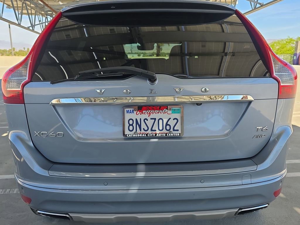 Used 2017 Volvo XC60 T6 Inscription w/ Preferred Option Package image 32