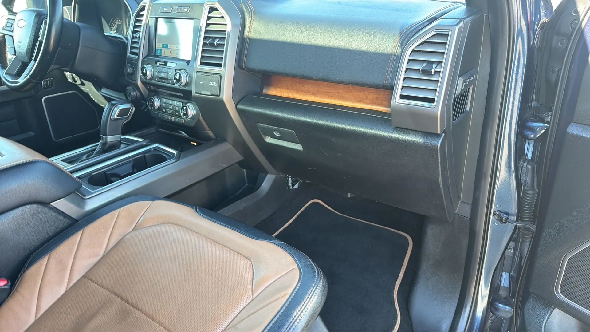 Used 2016 Ford F150 Limited w/ Trailer Tow Package image 88