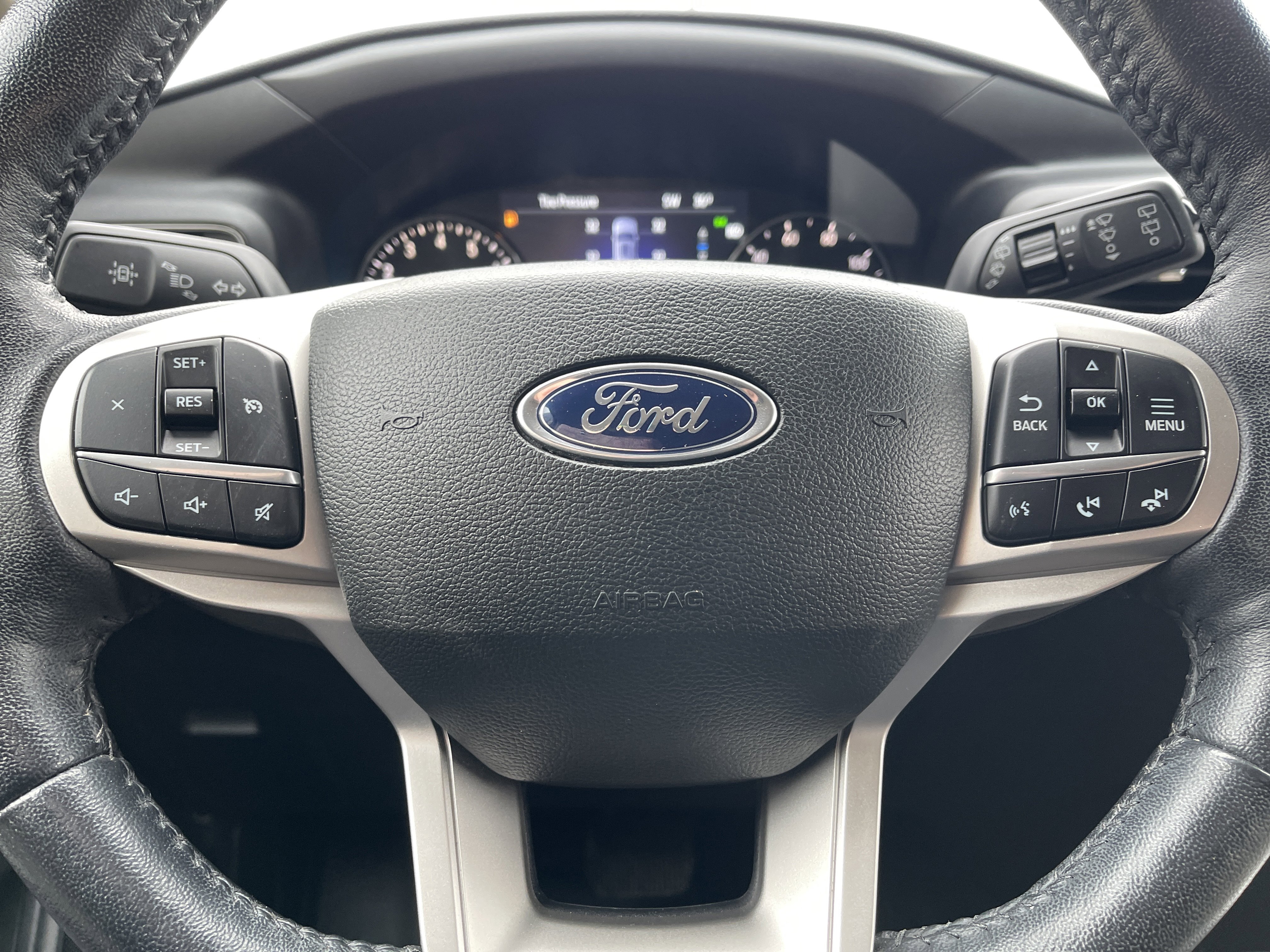 Used 2022 Ford Explorer XLT image 15