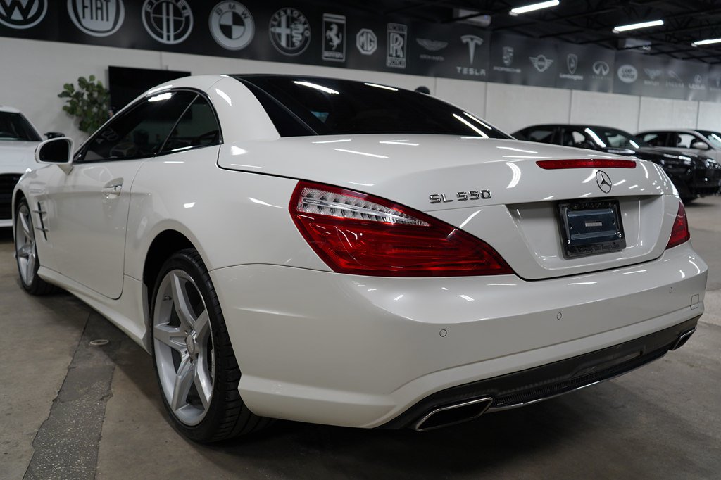 Used 2016 Mercedes-Benz SL 550 w/ Driver Assistance Package image 3