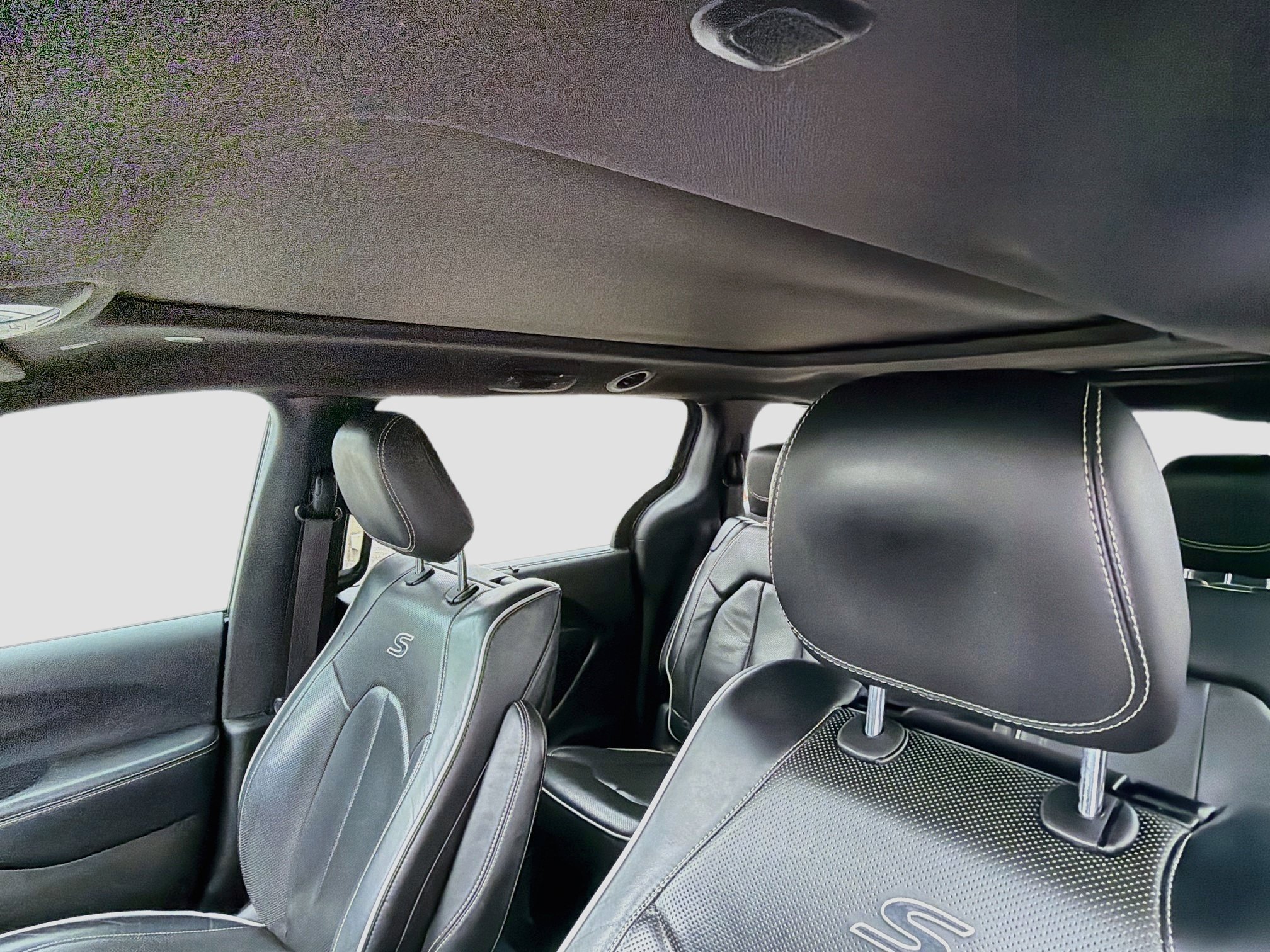 Used 2019 Chrysler Pacifica Limited w/ Advanced Safetytec Group FWD image 28