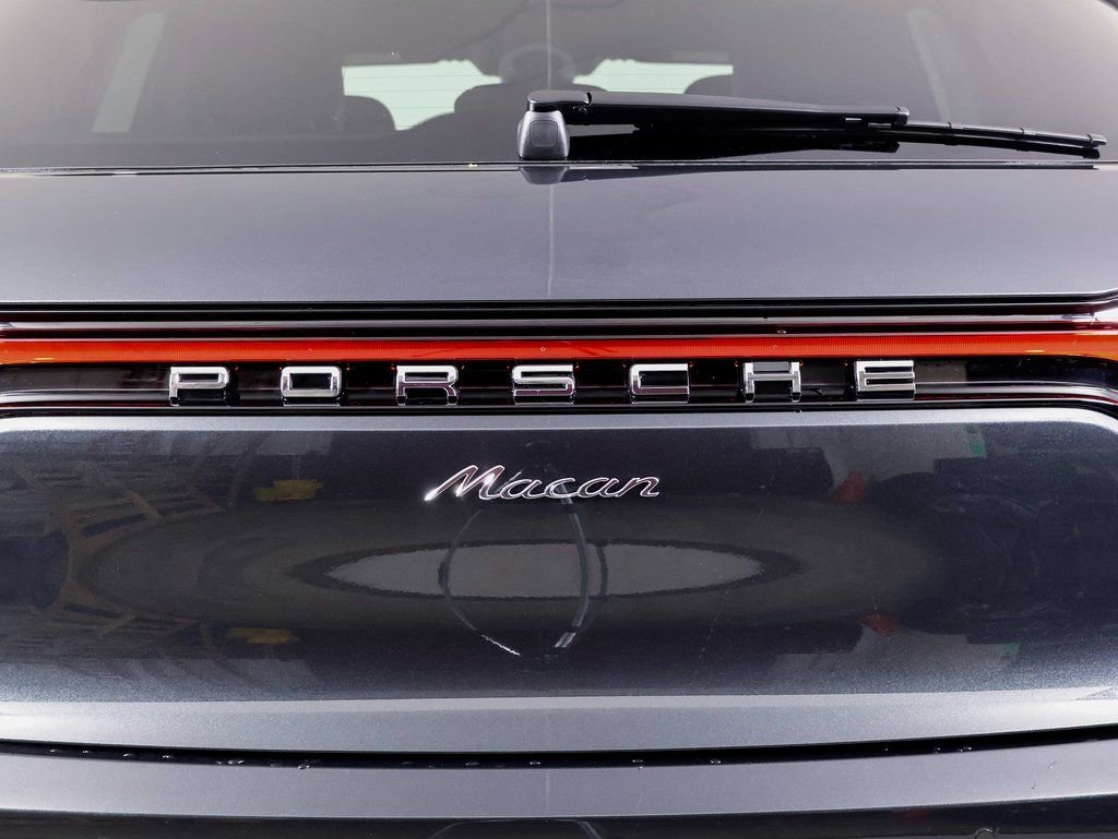 Used 2026 Porsche Macan AWD/4WD image 14
