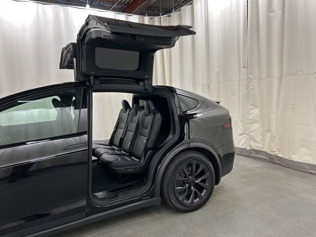 Used 2024 Tesla Model X image 25