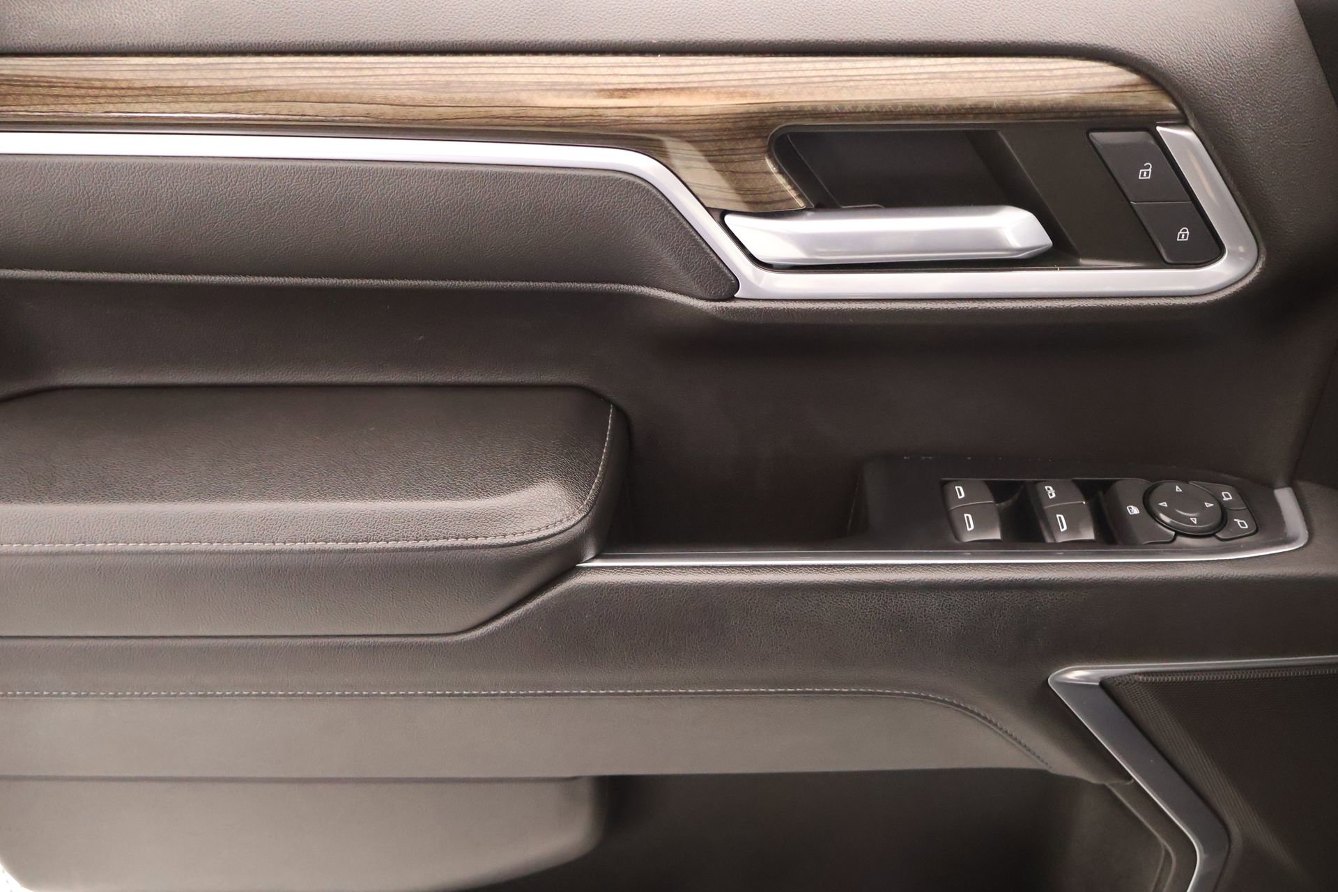 Used 2022 Chevrolet Silverado 1500 LT image 16