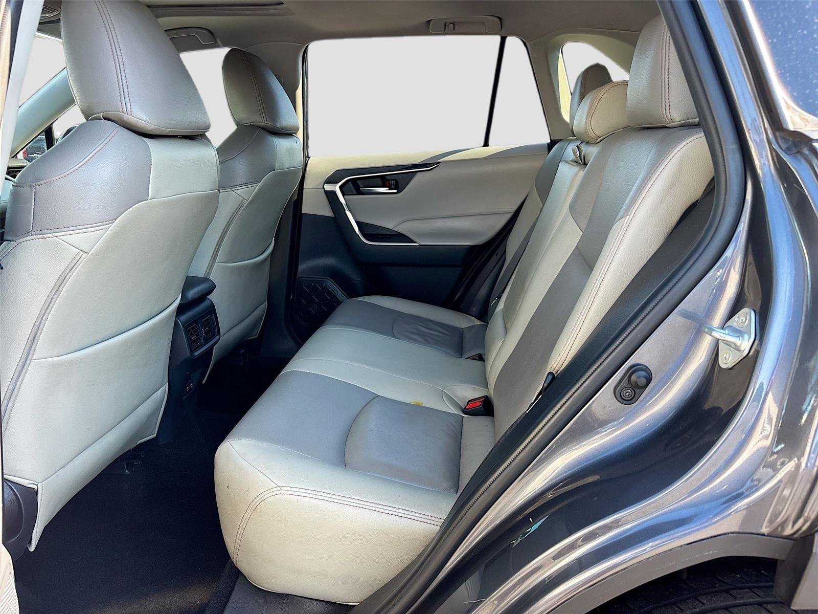 Used 2019 Toyota RAV4 XLE FWD image 27