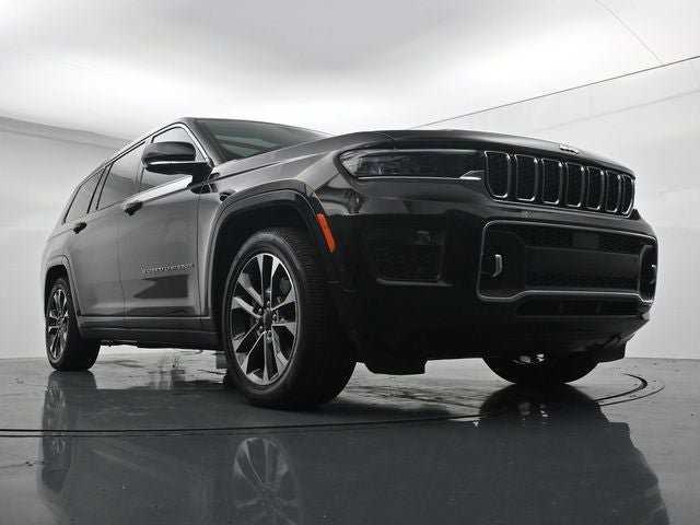 Used 2025 Jeep Grand Cherokee L Overland w/ Luxury Tech Group IV AWD/4WD image 34