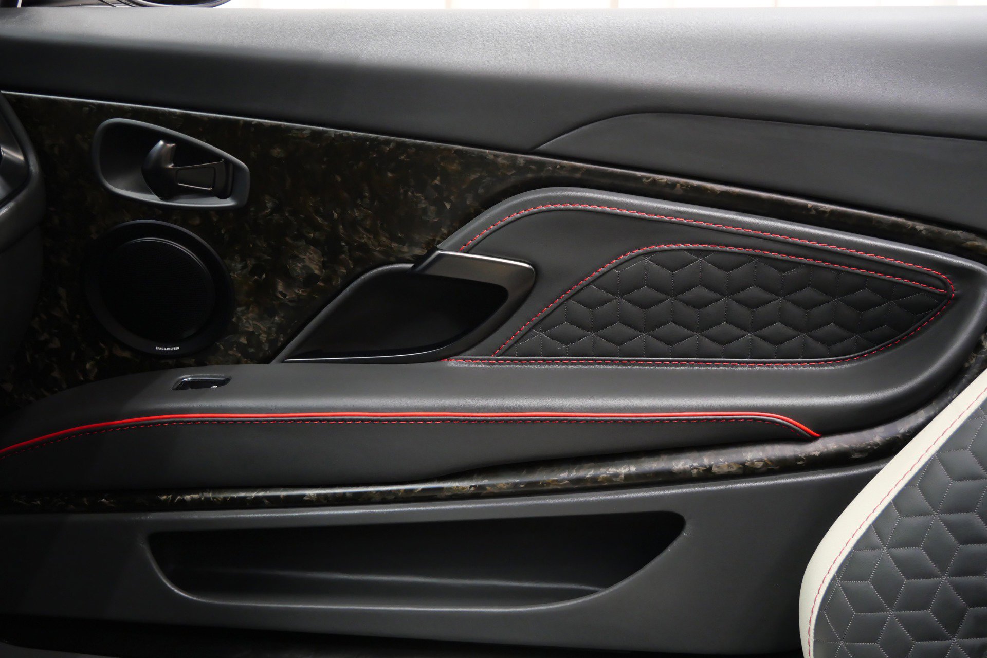 Used 2023 Aston Martin DBS Superleggera Volante image 36