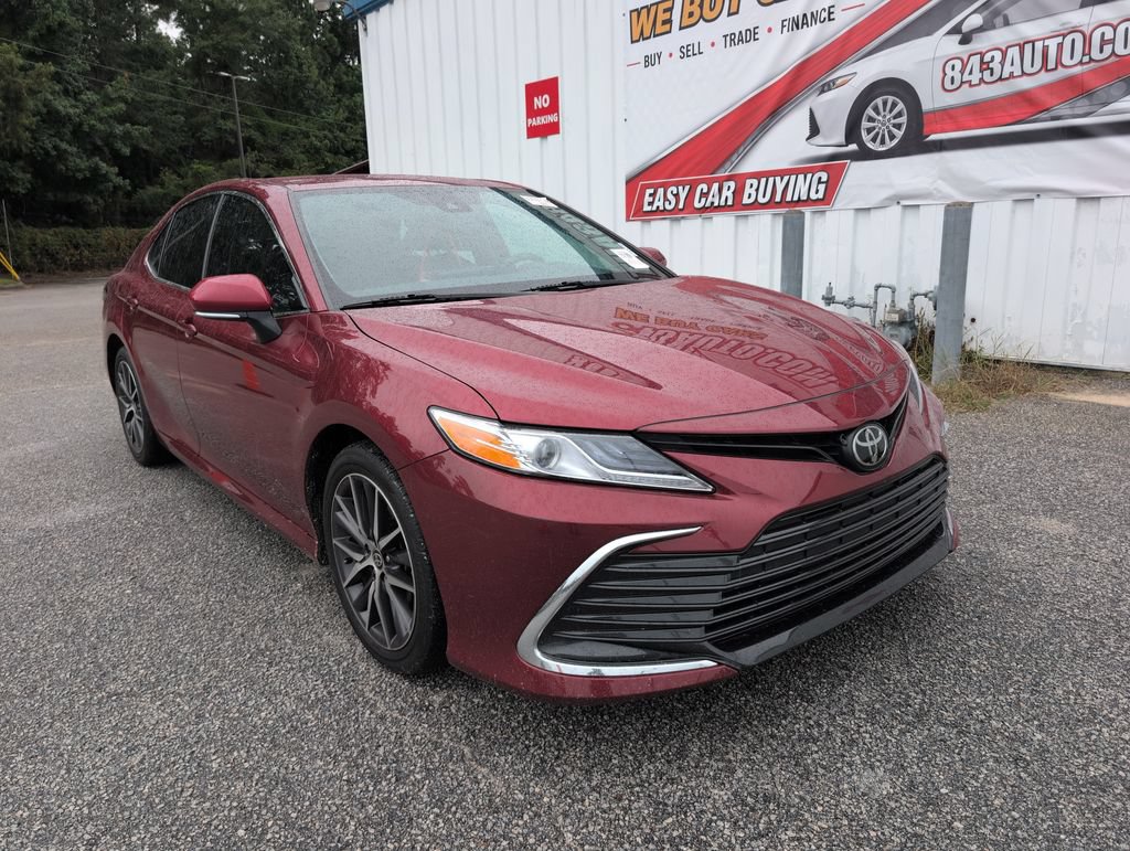 Used 2021 Toyota Camry XLE FWD image 1