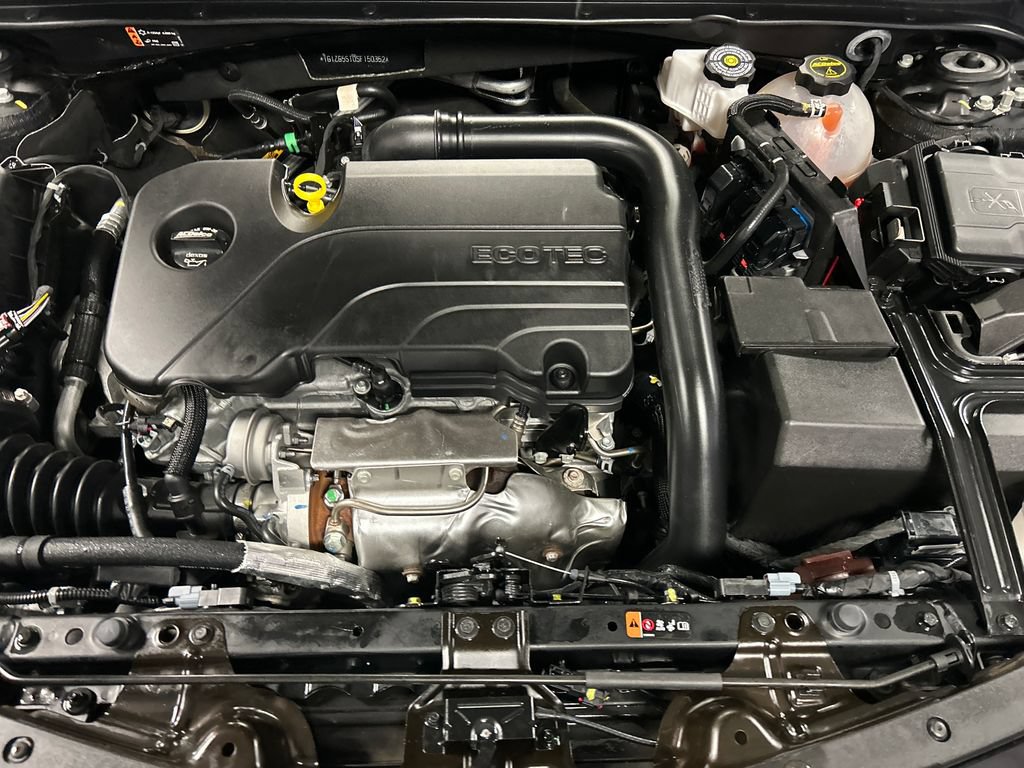 Used 2025 Chevrolet Malibu RS FWD image 24