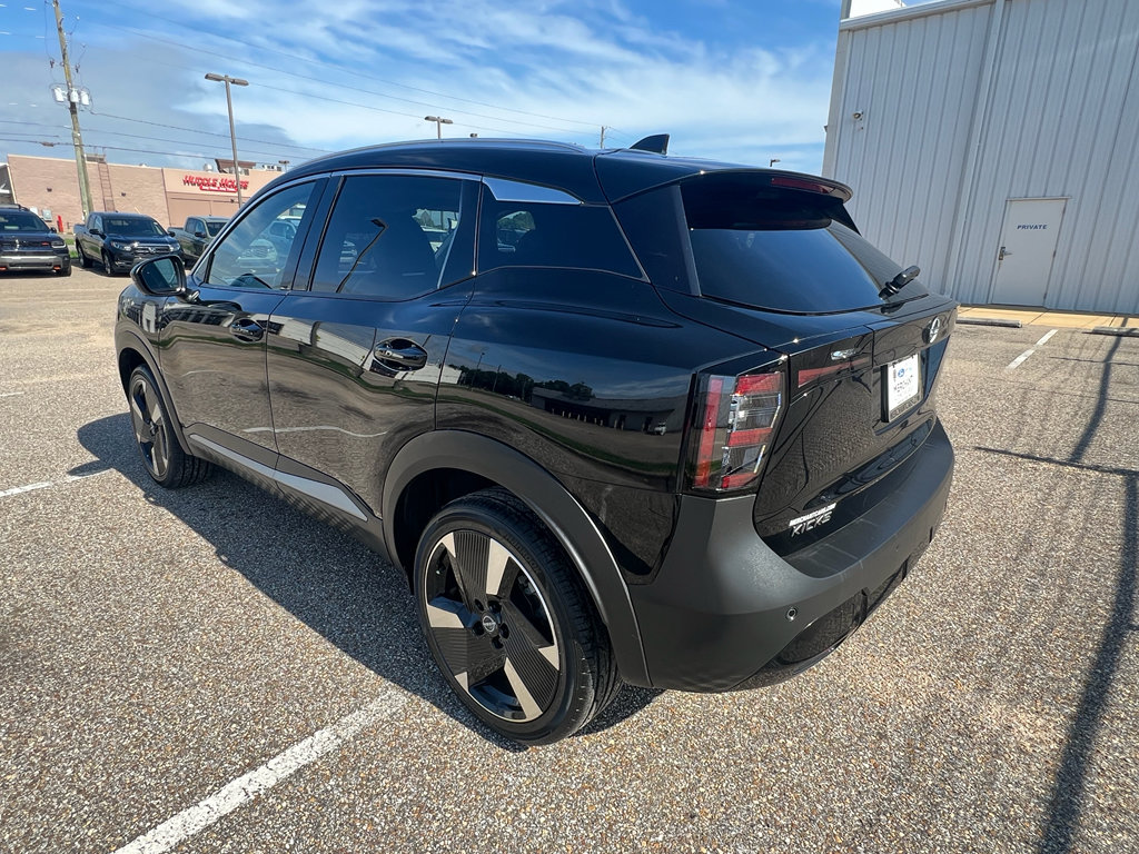 Used 2025 Nissan Kicks SR FWD image 7