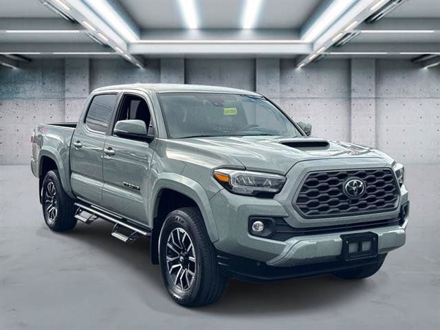 Used 2022 Toyota Tacoma TRD Sport AWD/4WD image 3