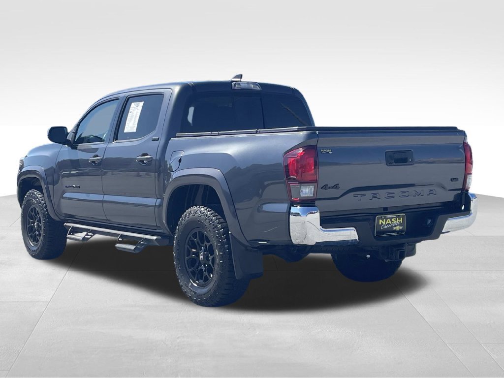 Used 2021 Toyota Tacoma SR5 AWD/4WD image 5