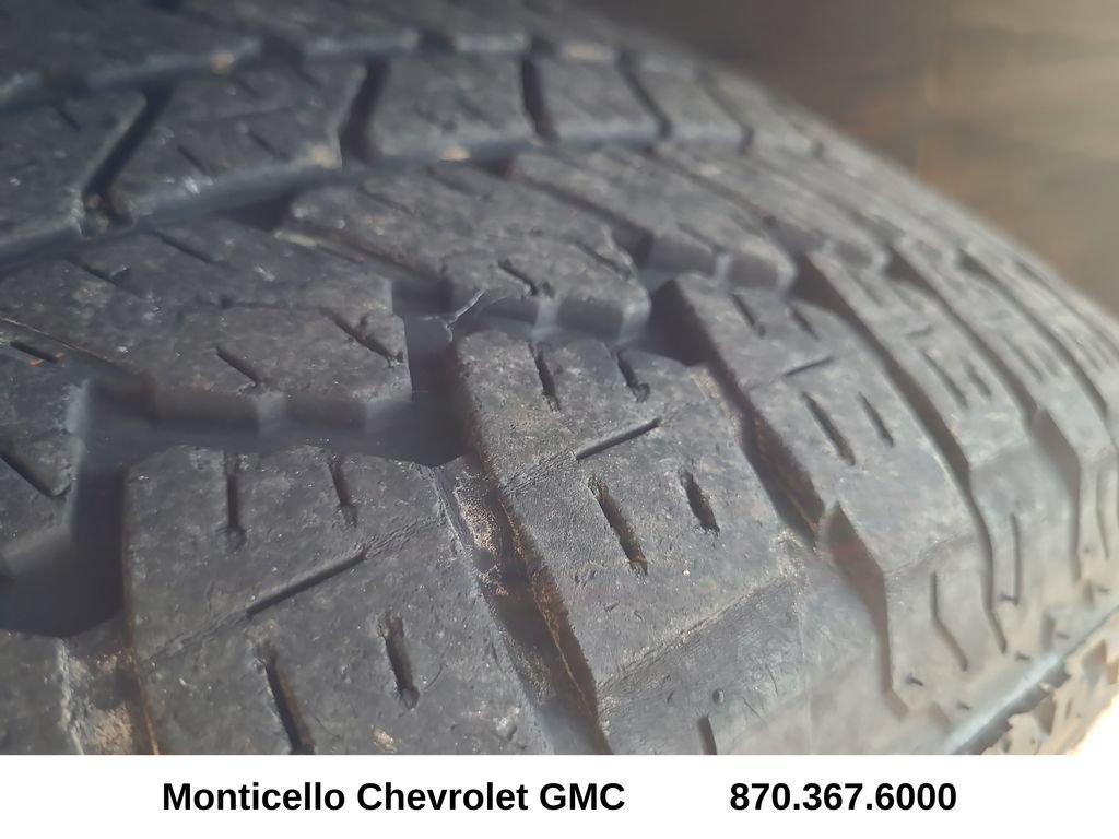 Used 2025 GMC Sierra 1500 SLT AWD/4WD image 13