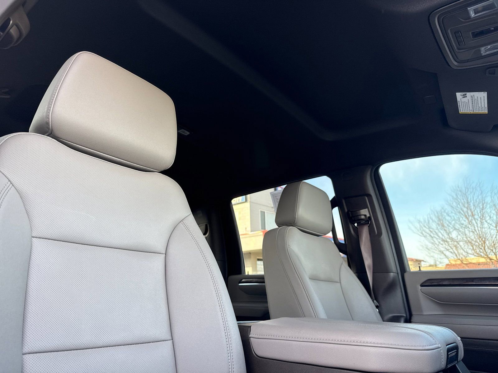 Used 2024 Chevrolet Silverado 3500 LTZ w/ LTZ Convenience Package image 18