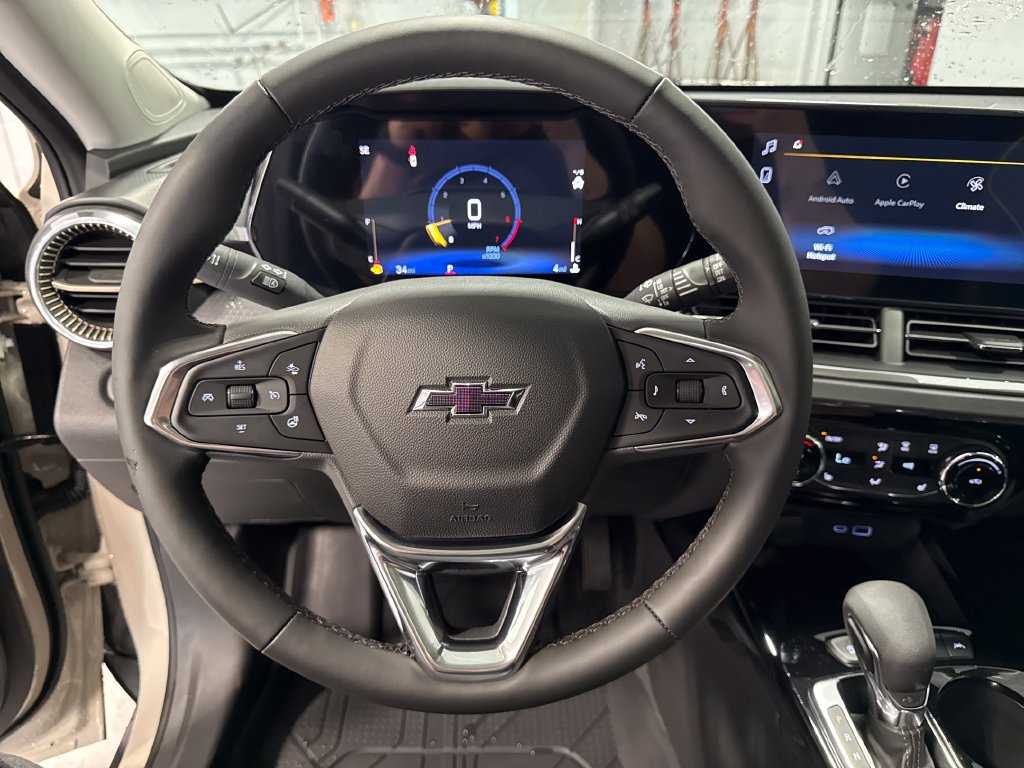 New 2026 Chevrolet Trax ACTIV w/ Sunroof Package FWD image 6