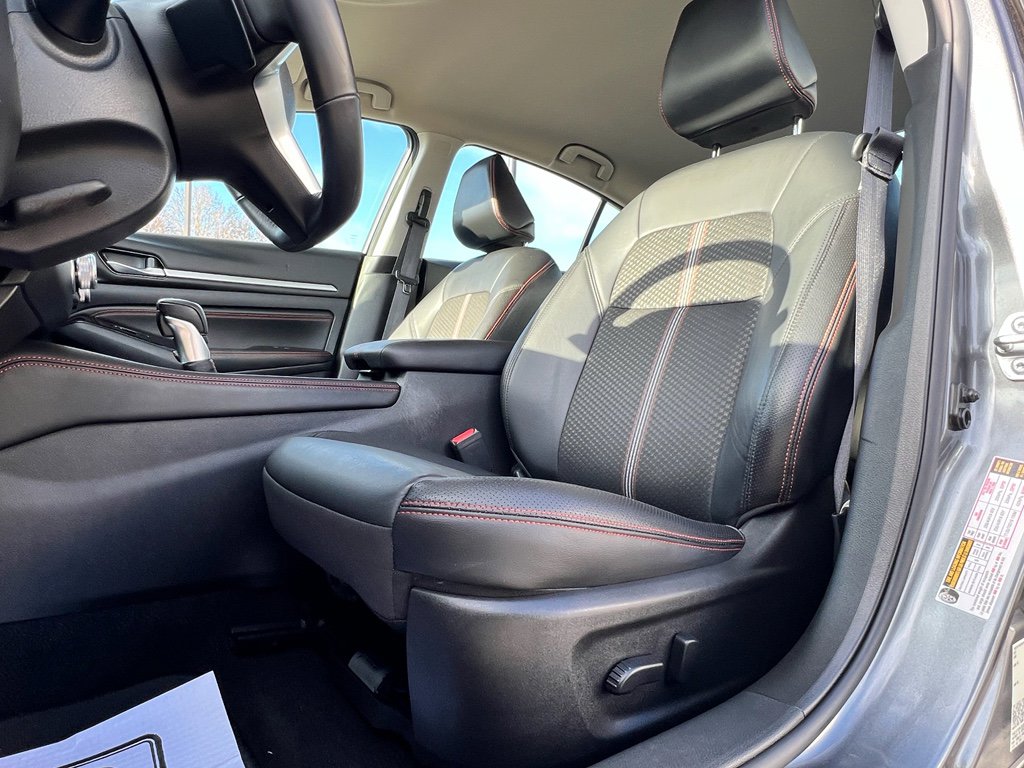 Used 2023 Nissan Altima 2.5 SR image 17