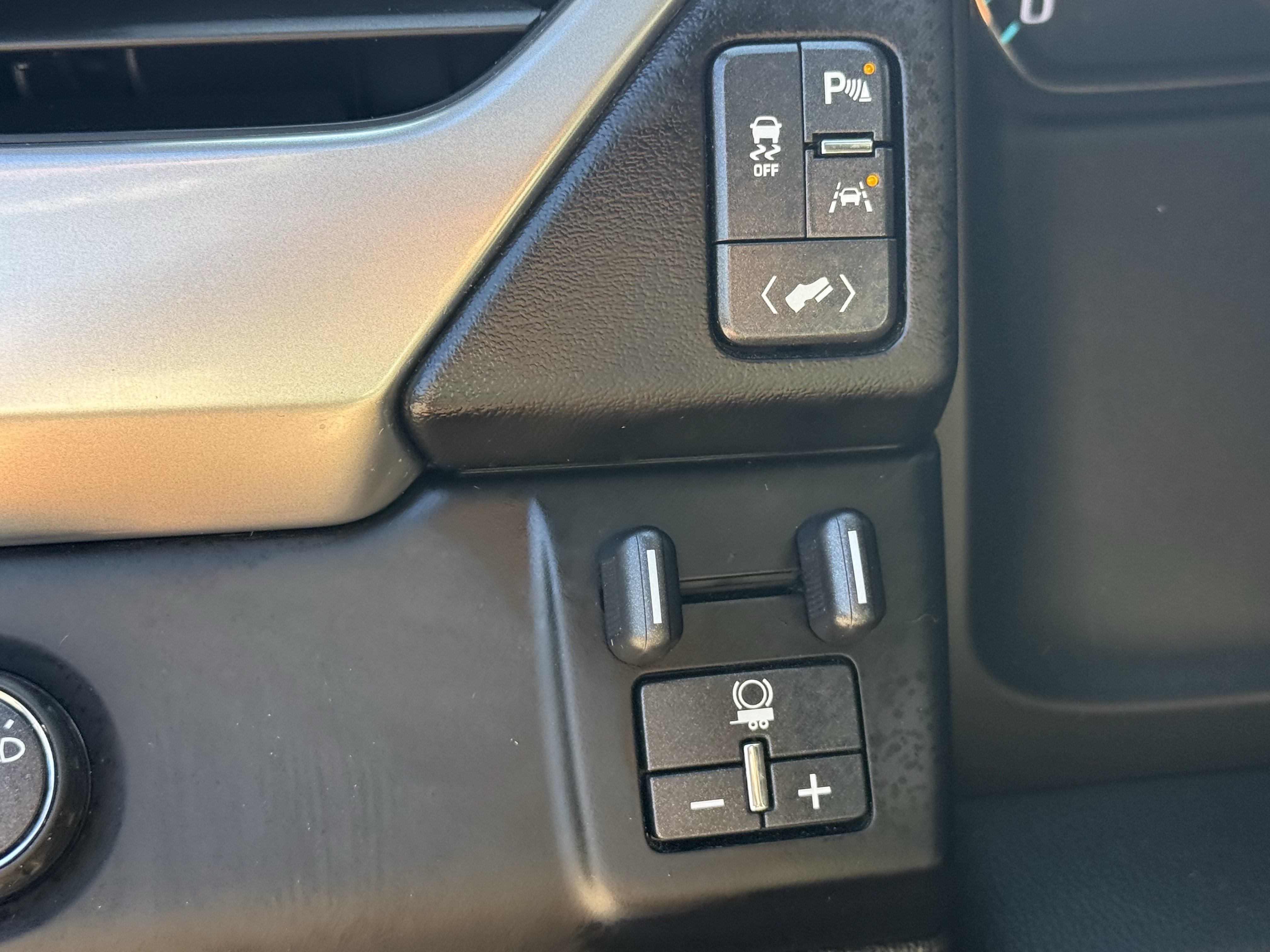 Used 2017 Chevrolet Tahoe LT RWD image 24