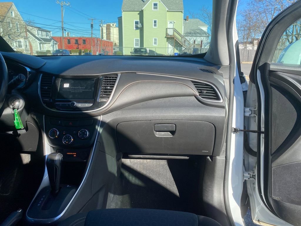 Used 2018 Chevrolet Trax LS image 27
