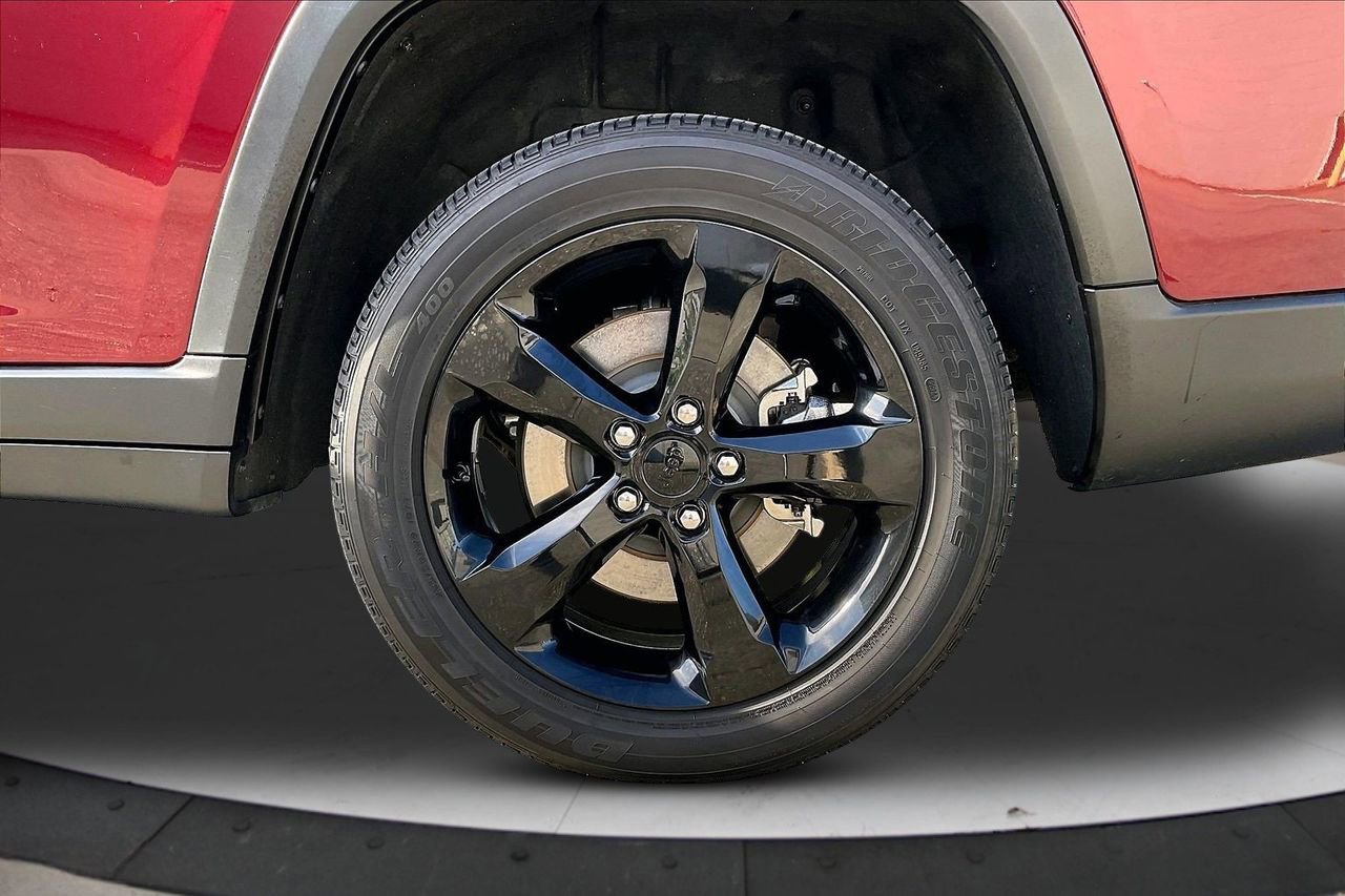 Certified 2025 Jeep Grand Cherokee L Altitude AWD/4WD image 37