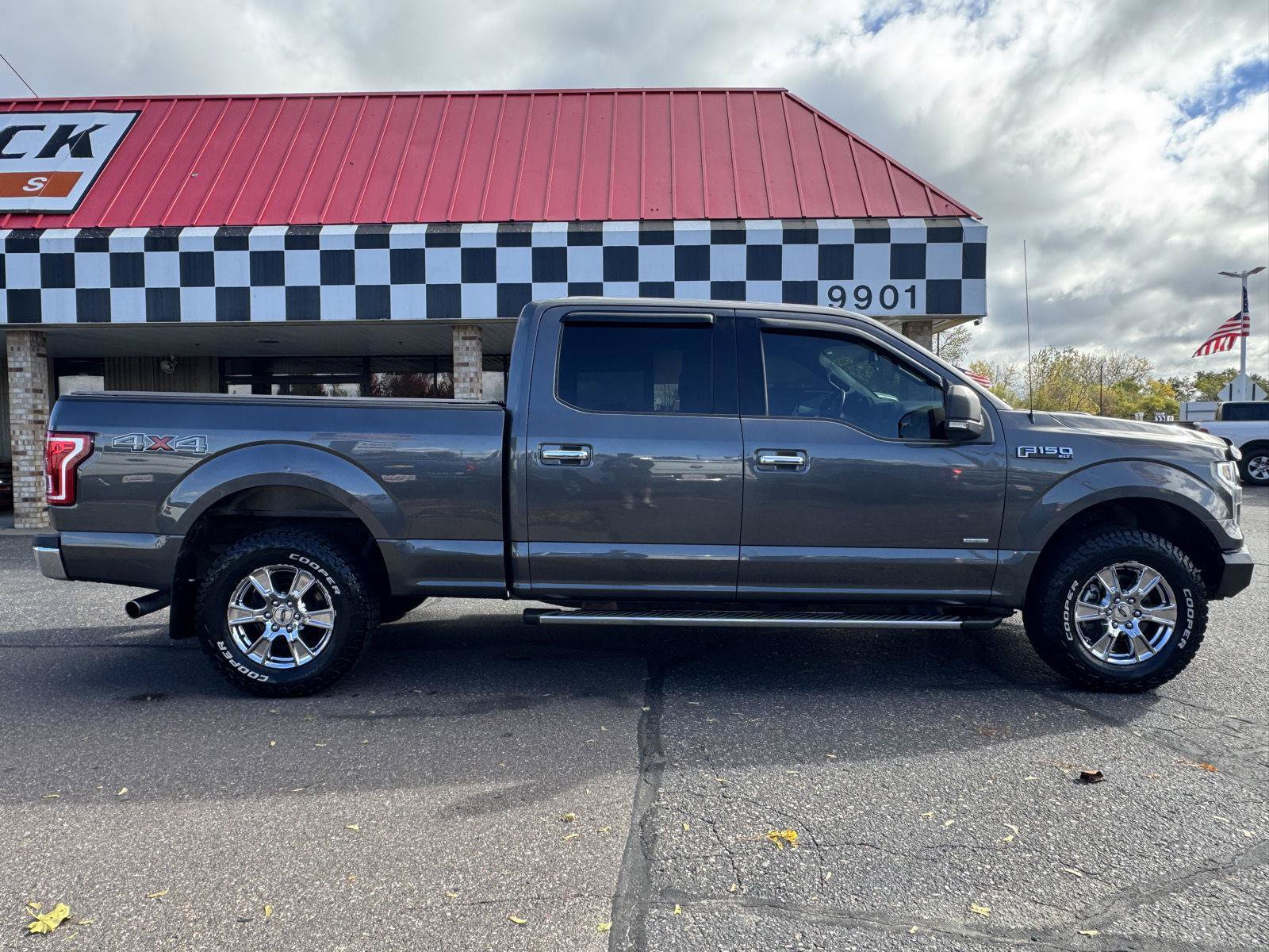 Used 2017 Ford F150 XLT w/ Equipment Group 302A Luxury AWD/4WD image 8