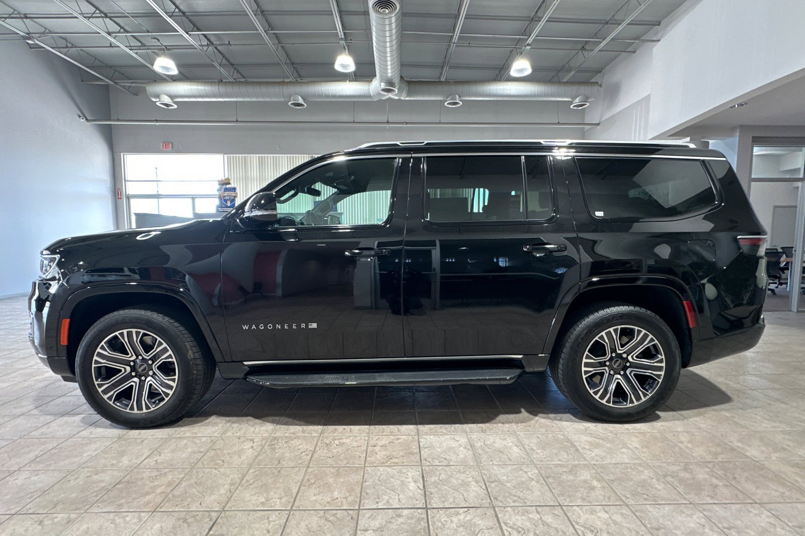 New 2025 Jeep Wagoneer 4WD image 3