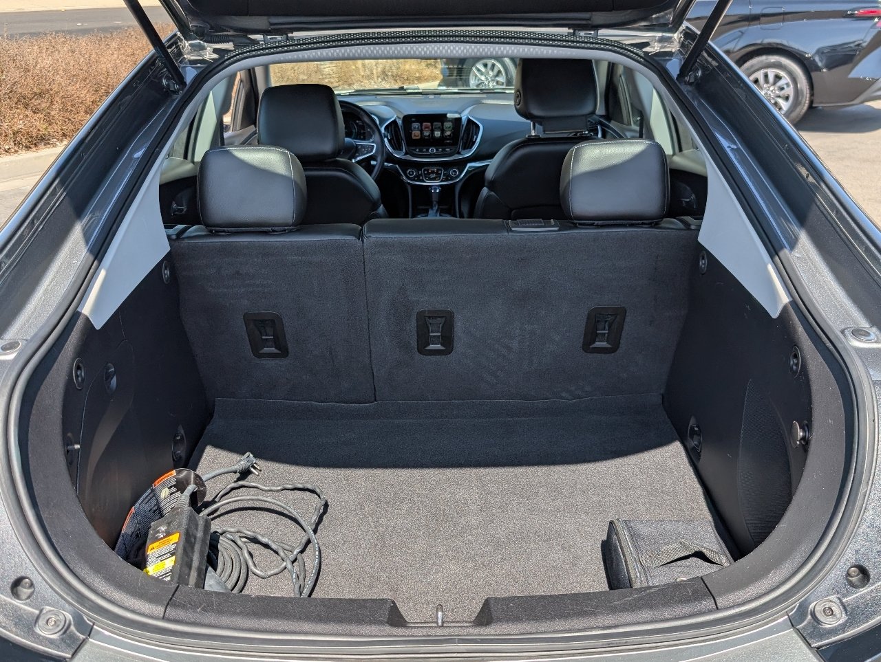 Used 2017 Chevrolet Volt Premier w/ Driver Confidence Package FWD image 9