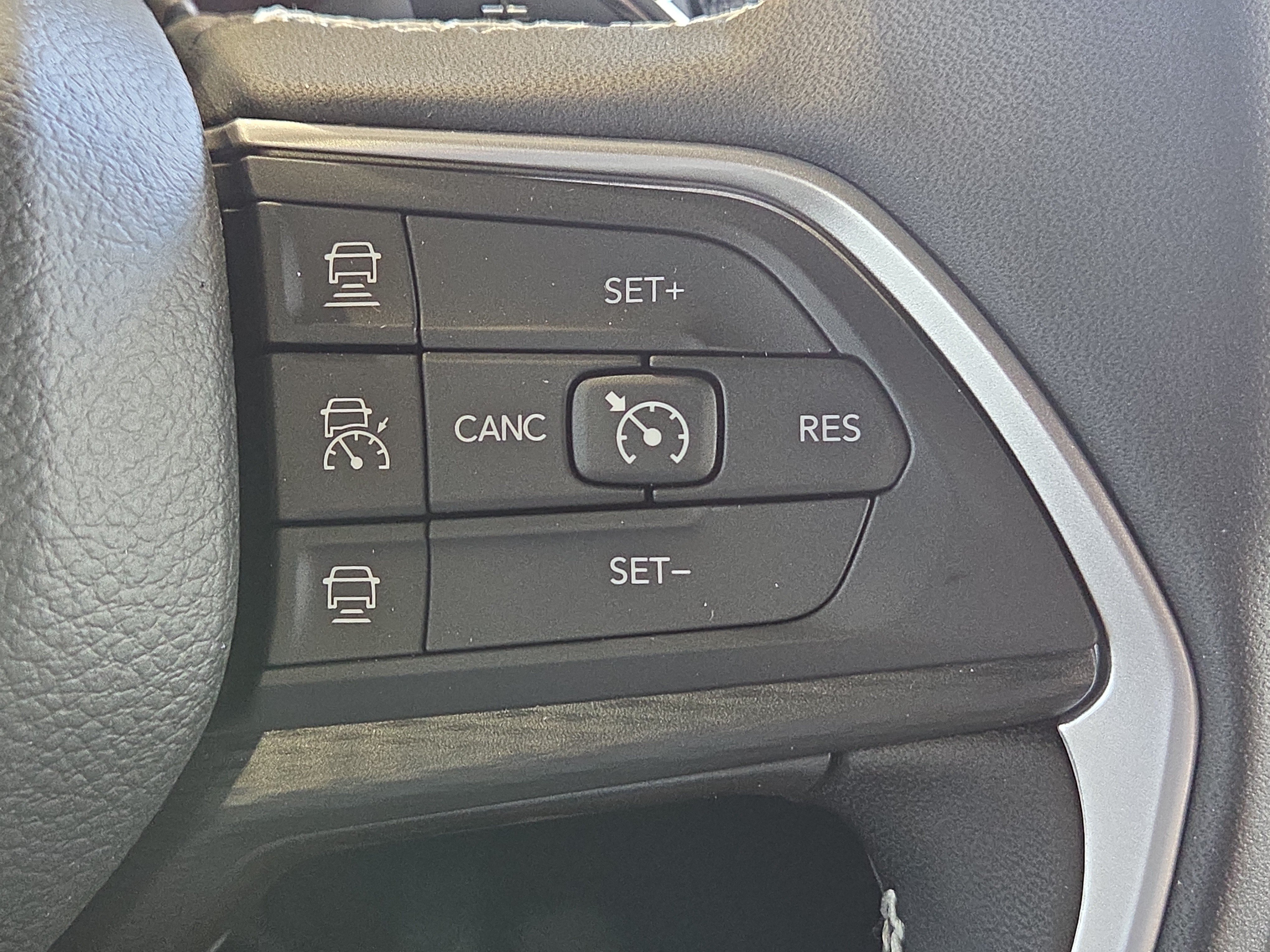 New 2025 Jeep Grand Cherokee L Altitude AWD/4WD image 29