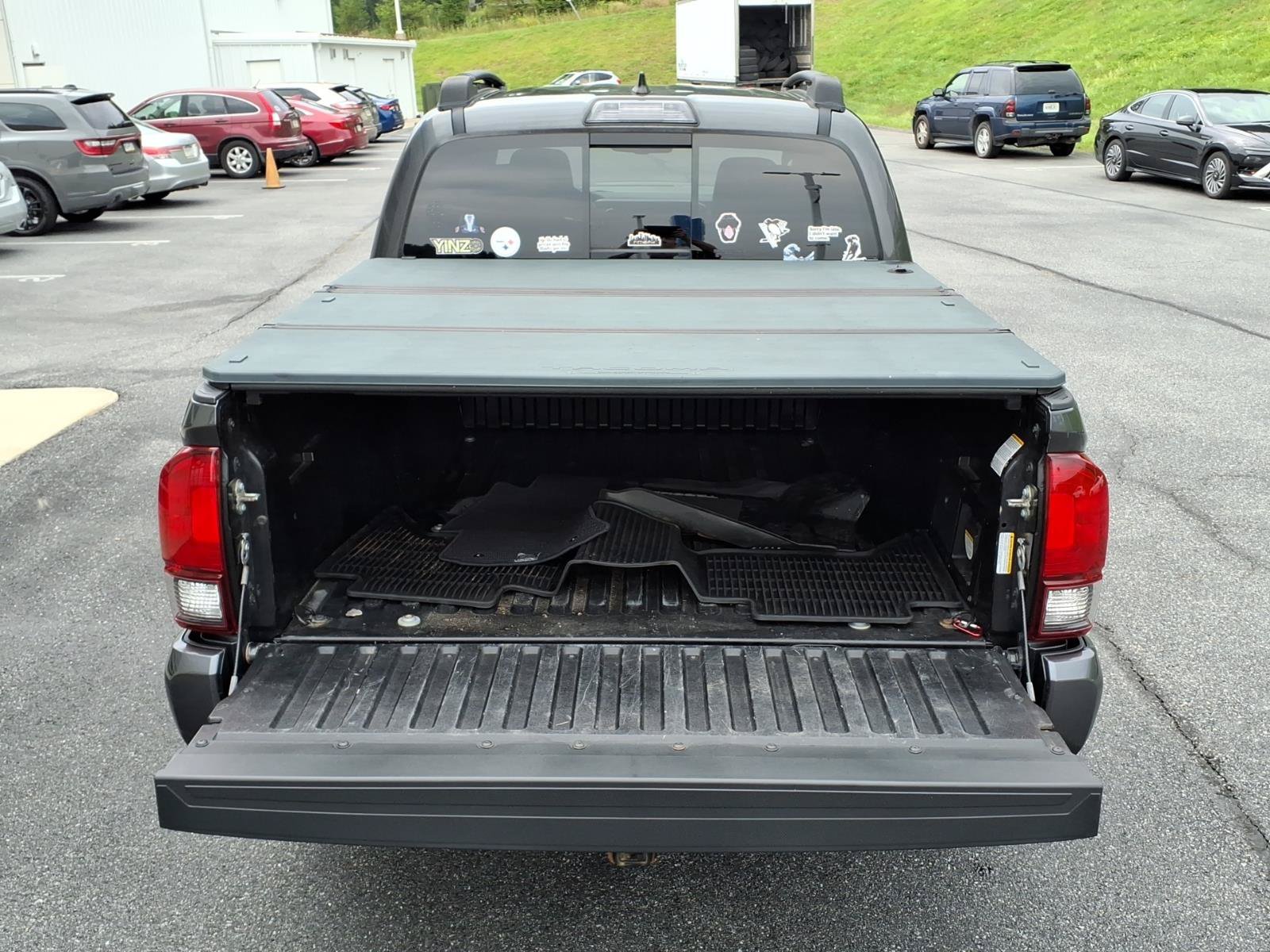Used 2019 Toyota Tacoma TRD Sport AWD/4WD image 10