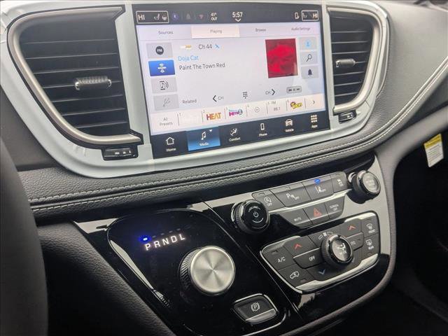 New 2026 Chrysler Pacifica Select w/ S Appearance Package image 13