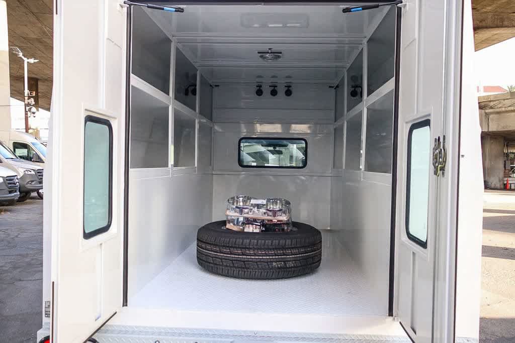 New 2026 Ford F350 XL w/ XL Chrome Package RWD image 30