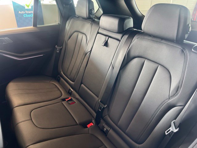Used 2019 BMW X5 xDrive40i w/ Convenience Package AWD/4WD image 5