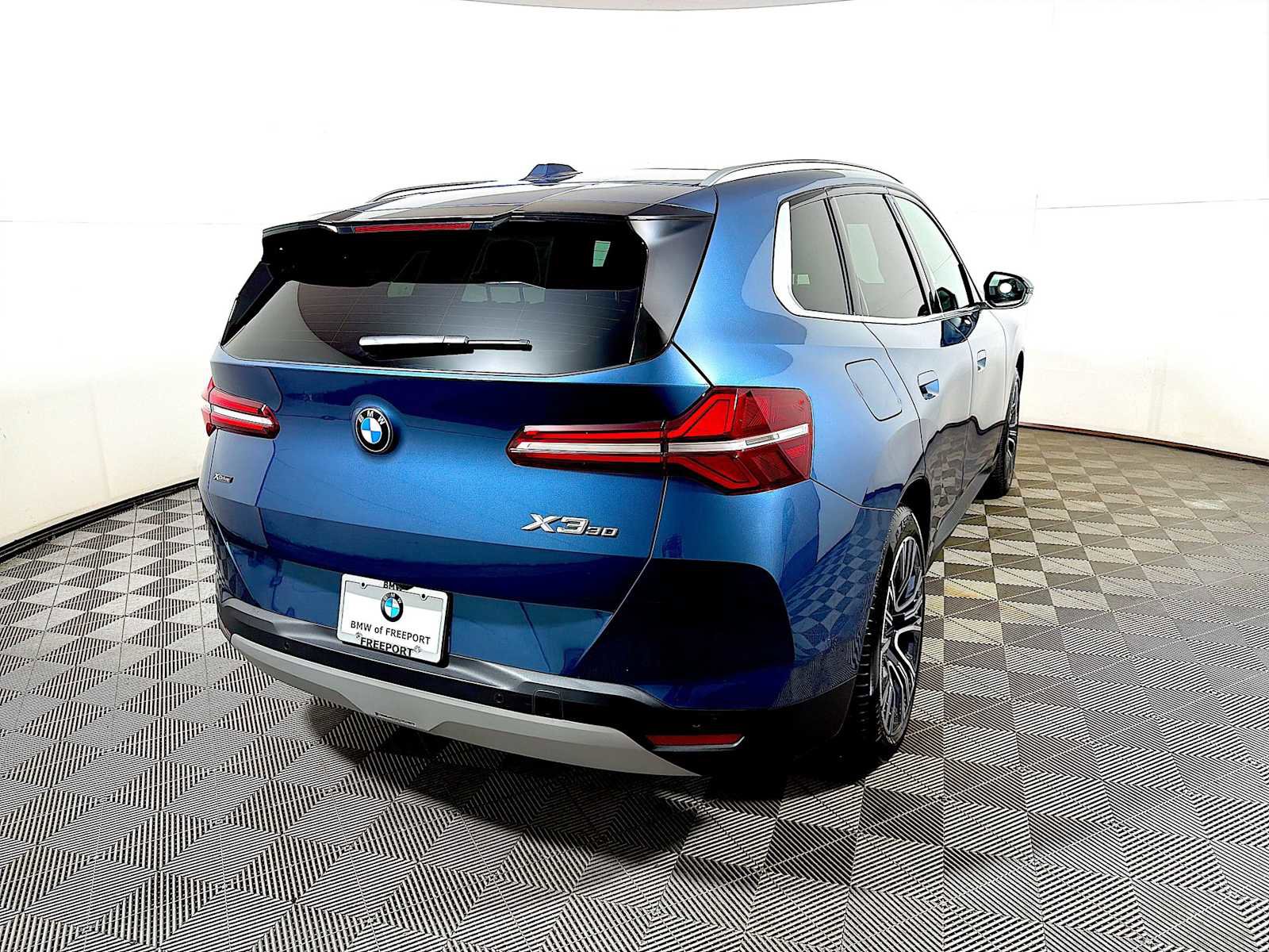 Certified 2025 BMW X3 xDrive30i w/ Convenience Package image 6