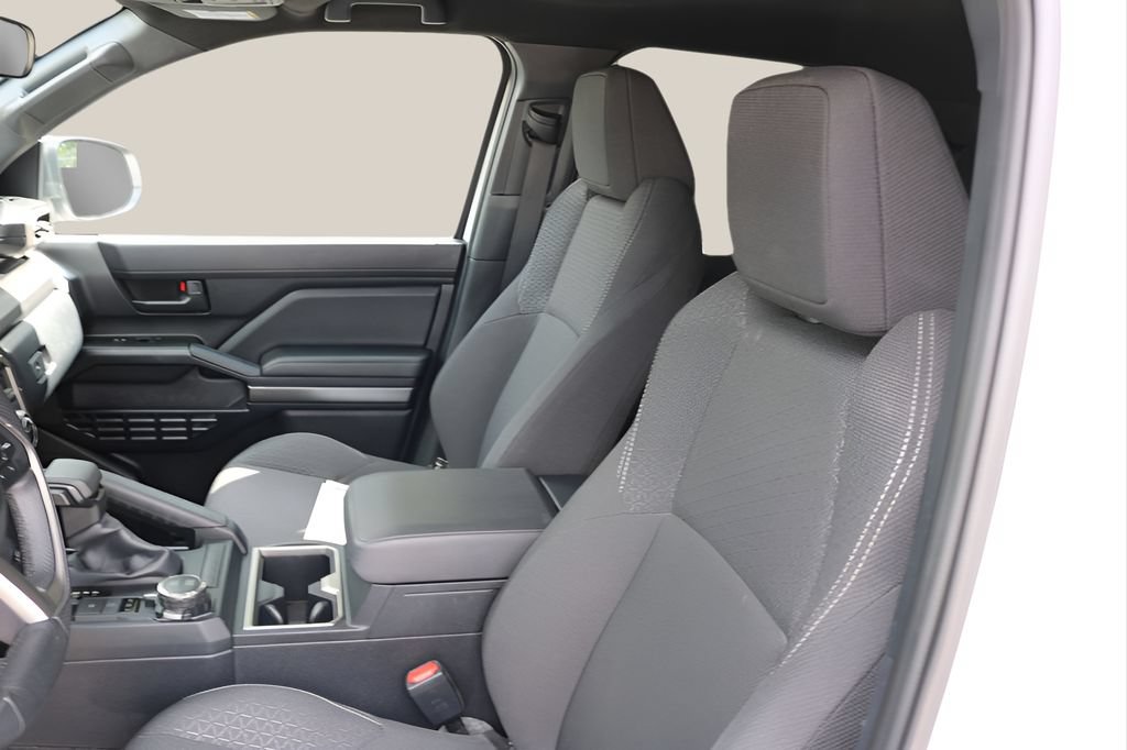 Used 2025 Toyota 4Runner SR5 AWD/4WD image 9