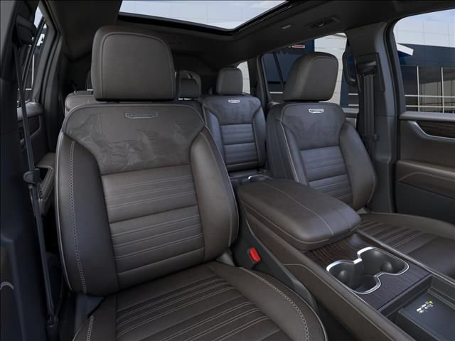 New 2026 GMC Acadia Denali Ultimate w/ LPO, Floor Liner Package AWD/4WD image 19