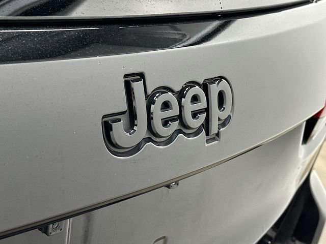 Used 2020 Jeep Grand Cherokee Altitude image 28