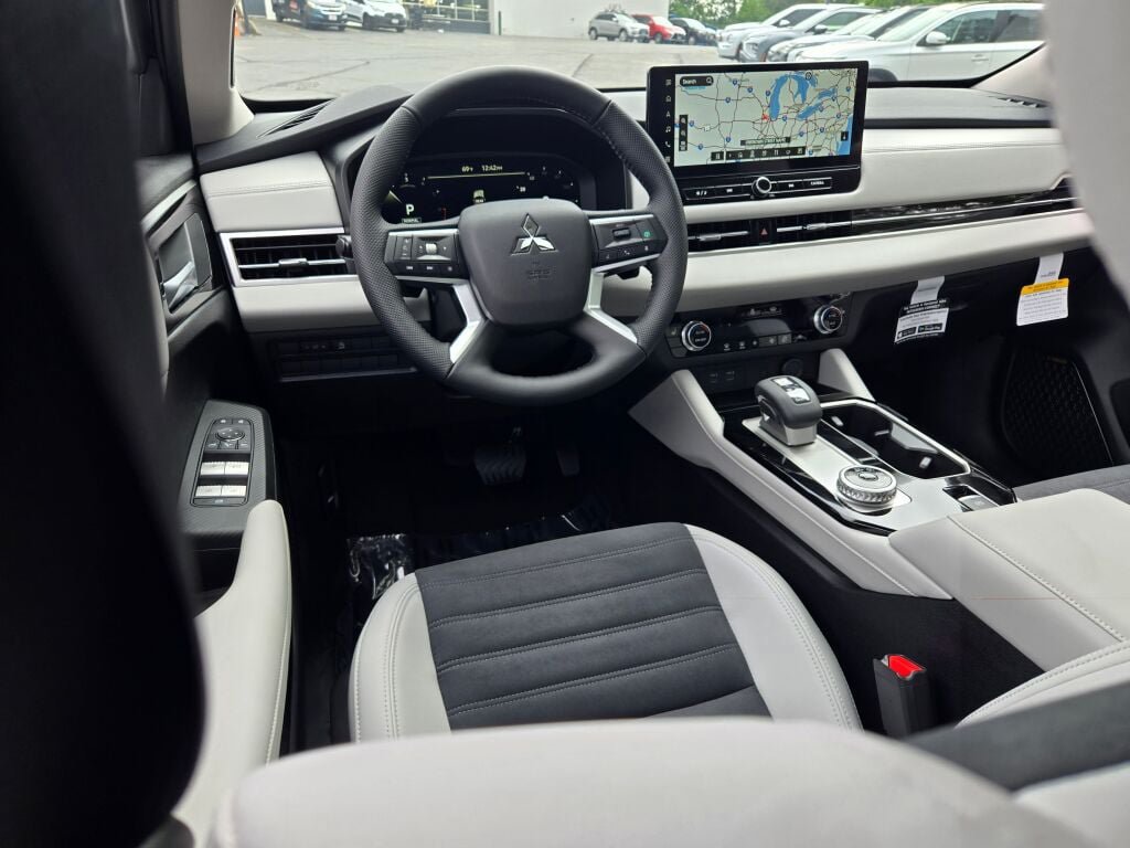 New 2026 Mitsubishi Outlander SE AWD/4WD image 15
