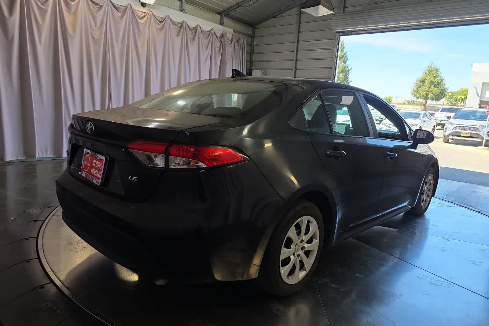 Used 2024 Toyota Corolla LE FWD image 3