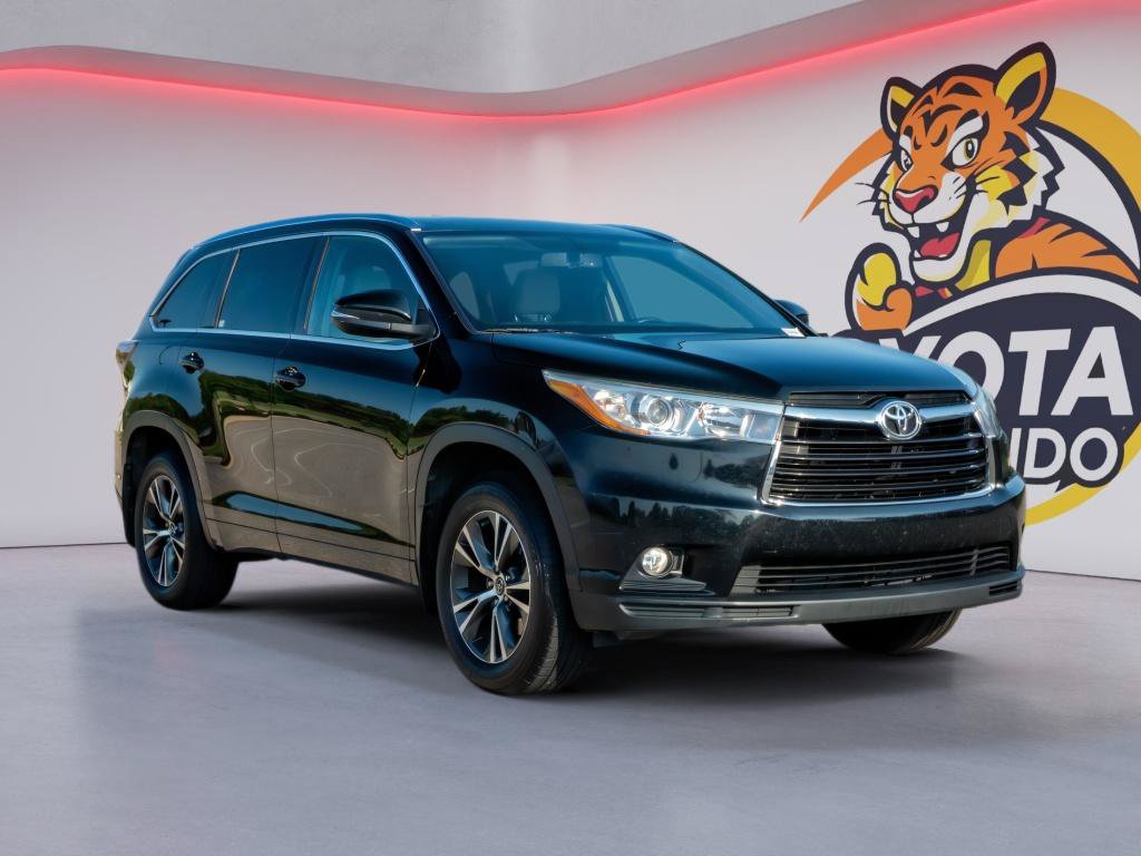 Used 2016 Toyota Highlander XLE AWD/4WD image 4