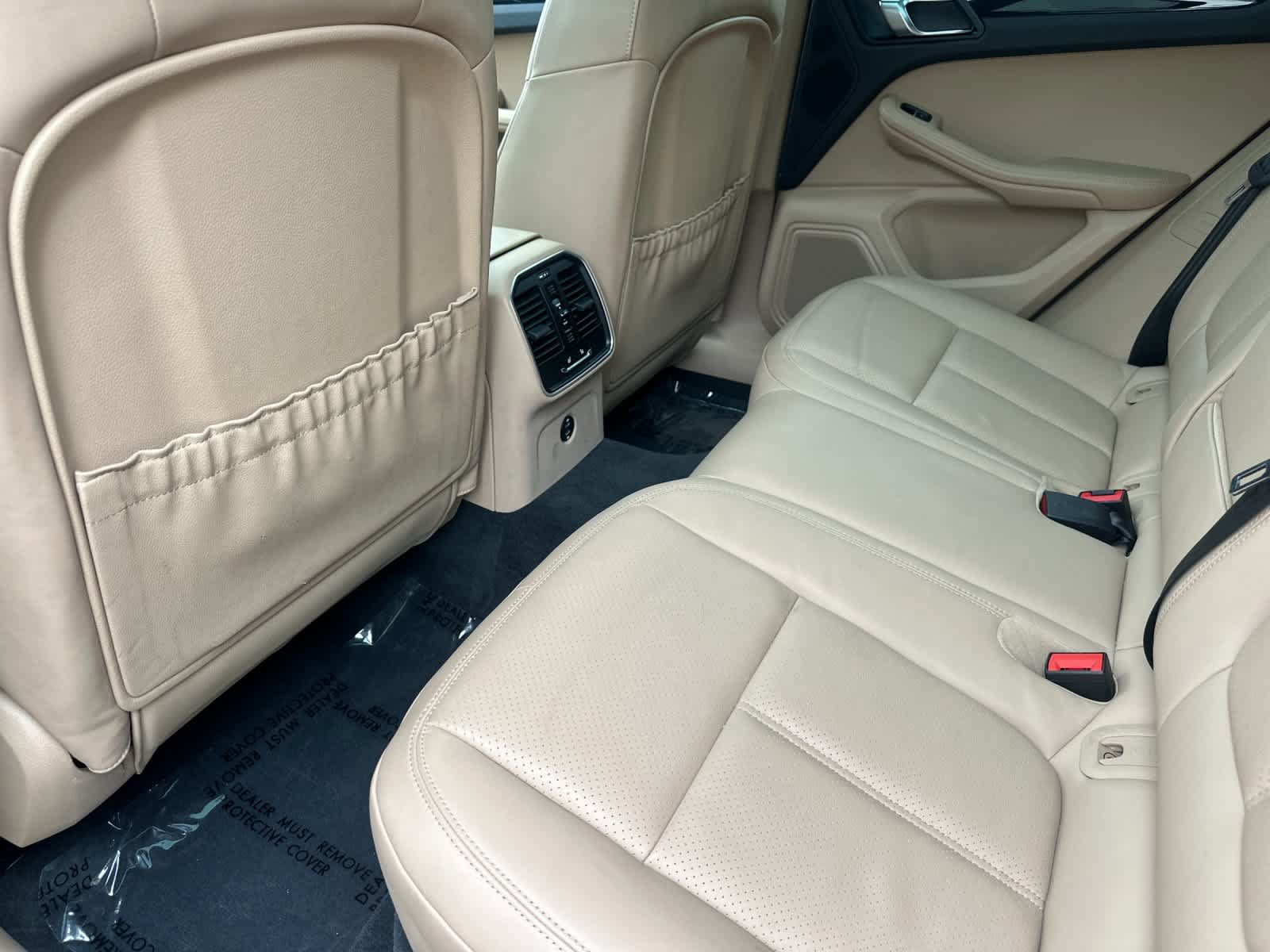 Certified 2024 Porsche Macan AWD/4WD image 13