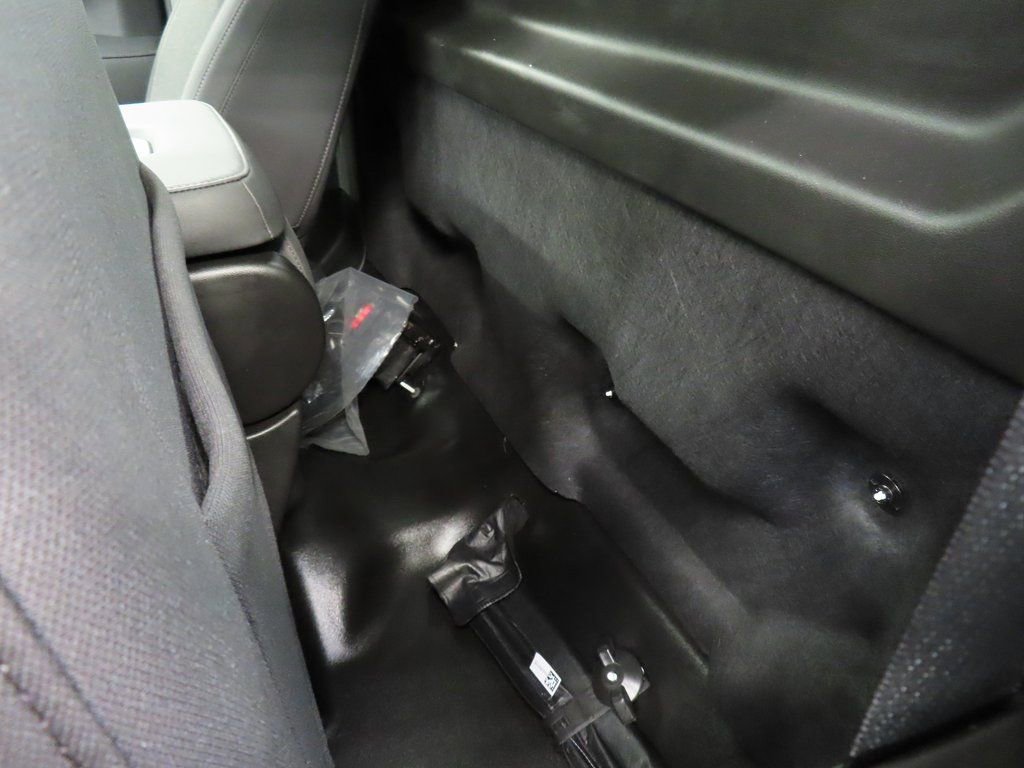 Used 2024 GMC Sierra 3500 SLE w/ SLE Convenience Package image 10