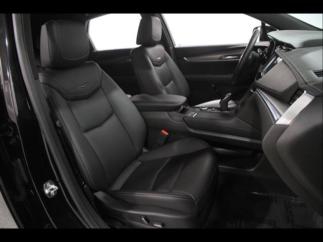 Used 2025 Cadillac XT5 Luxury w/ LPO, Floor Liner Package AWD/4WD image 17