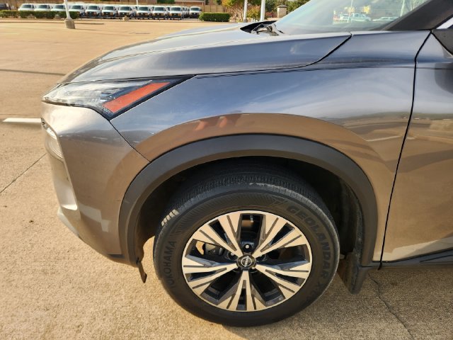Used 2023 Nissan Rogue SV FWD image 7