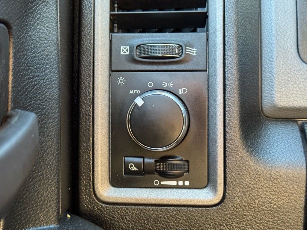 Used 2018 RAM 2500 Tradesman w/ Chrome Appearance Group image 25