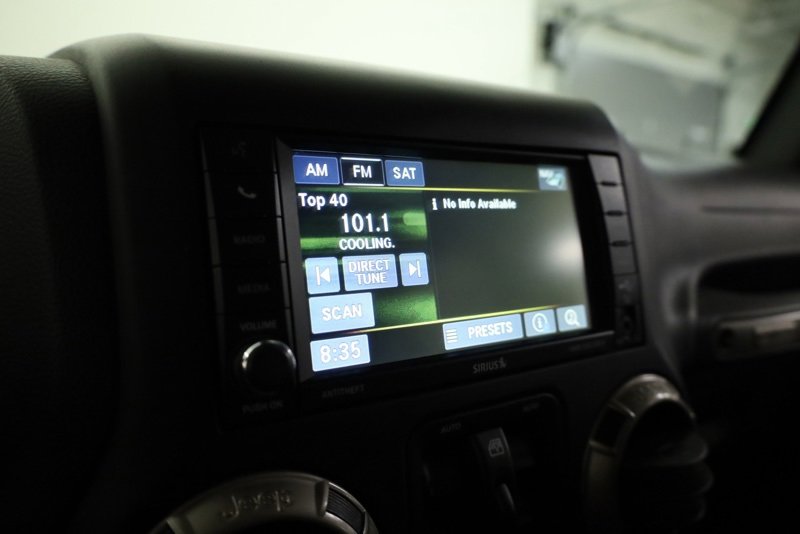 Used 2016 Jeep Wrangler Unlimited Sahara image 16