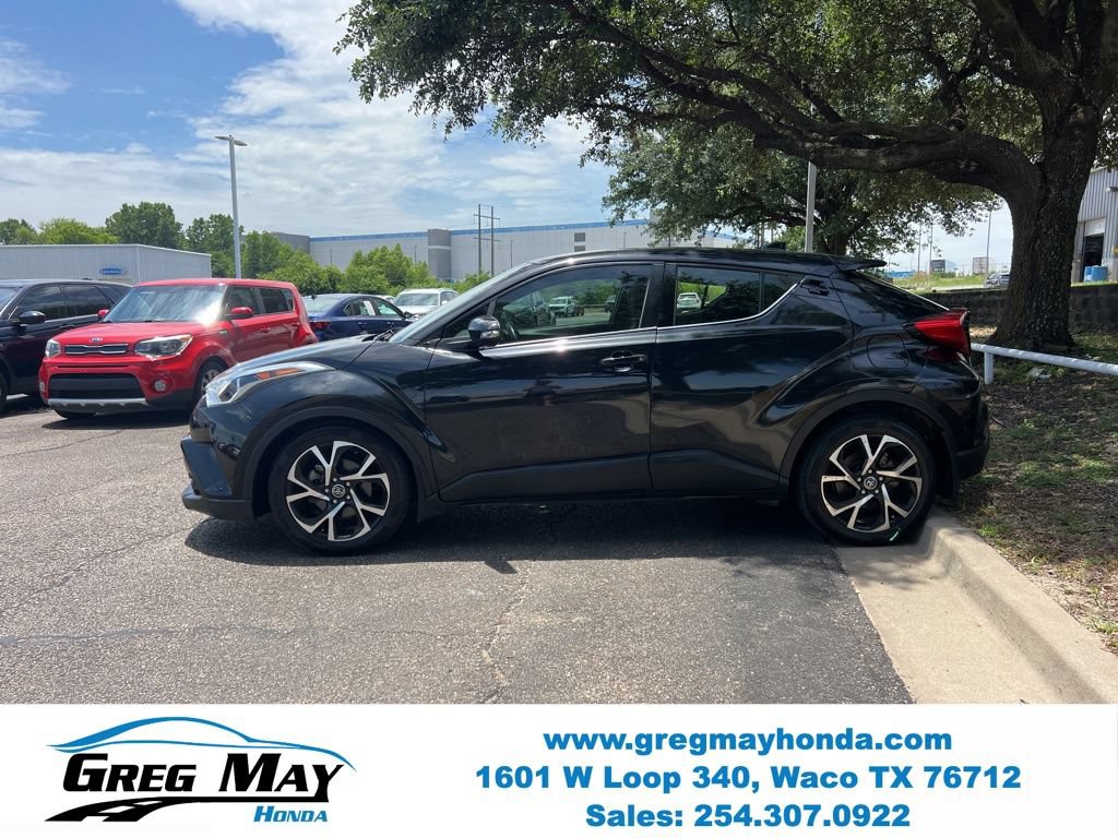 Used 2019 Toyota C-HR Limited FWD image 4