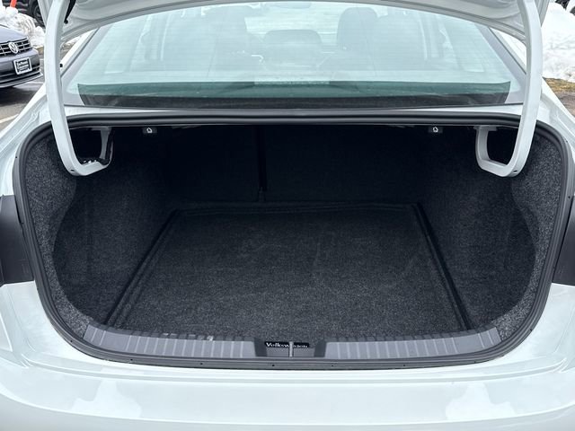Certified 2025 Volkswagen Jetta SEL image 28