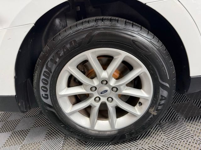 Used 2013 Ford Taurus SE FWD image 43